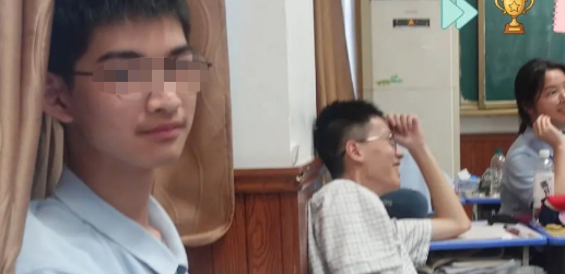 《完蛋我被男同学包围了》学校流程全解 速通攻略