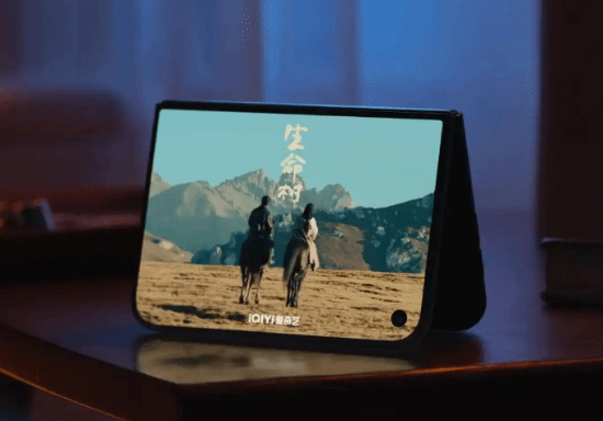 iPhoneDuo打开仅5.2毫米 最薄机身惊艳亮相